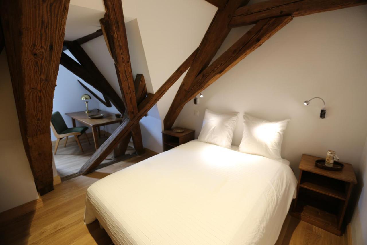 Domaine La Cour Des Nobles - Demeure, Maison Et Appartements Au Coeur De Riquewihr Exteriör bild